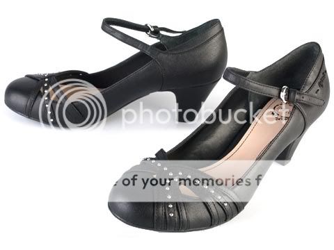 Esprit: Betty Mary Jane